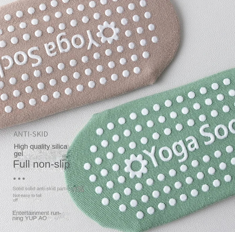 Women's non-slip grip socks for Pilates and yoga with silicone sole