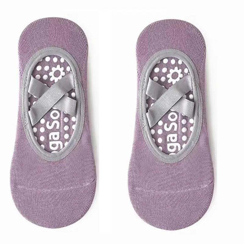 Women's non-slip grip socks for Pilates and yoga with silicone sole
