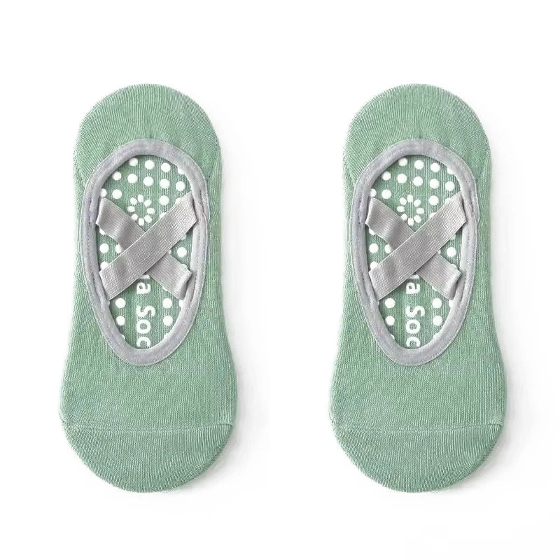 Women's non-slip grip socks for Pilates and yoga with silicone sole