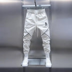 Men's streetwear cargo pants with relaxed fit and multiple cargo pockets