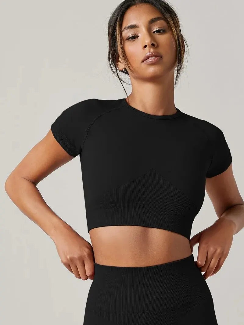 Women's seamless long-sleeve yoga and gym top with compression fit