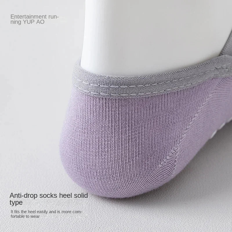 Women's non-slip grip socks for Pilates and yoga with silicone sole