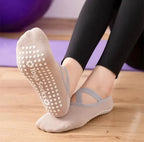 Women's non-slip grip socks for Pilates and yoga with silicone sole