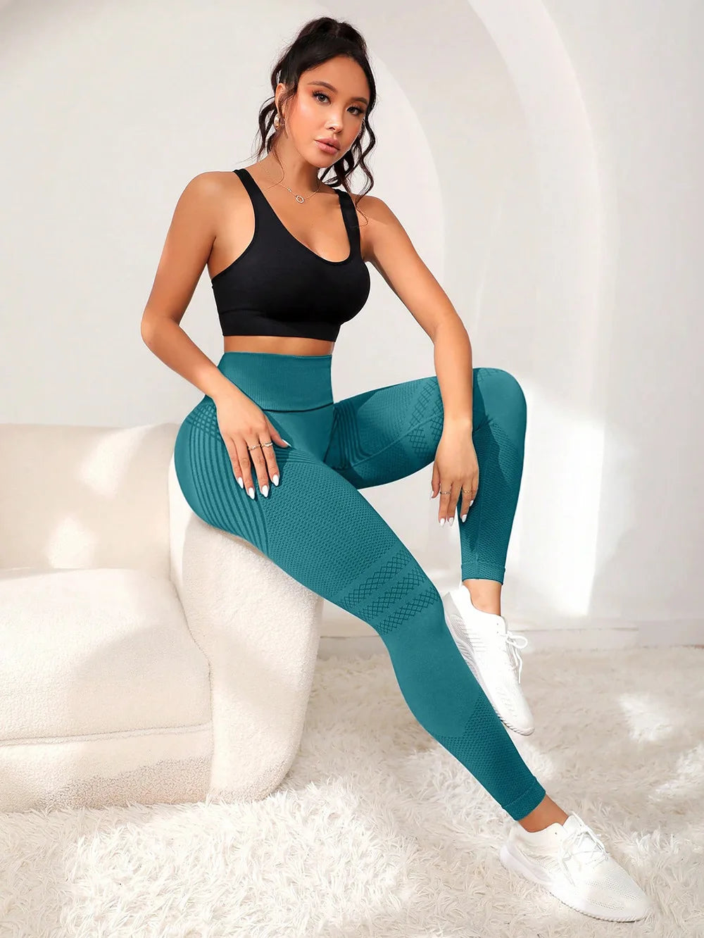 Women's high-waist fitness leggings with contour sculpting lines, push-up fit