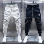 Men's streetwear cargo pants with relaxed fit and multiple cargo pockets